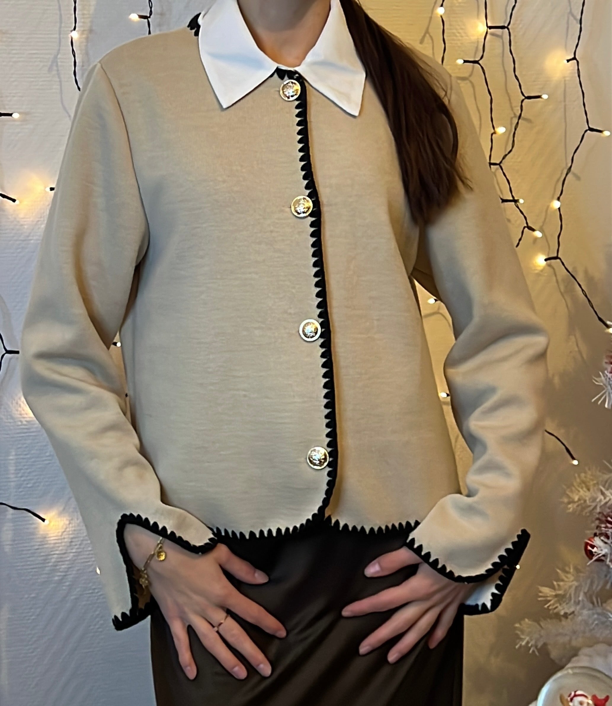 Veste à bouton doré en maille contrastée (Cléa)